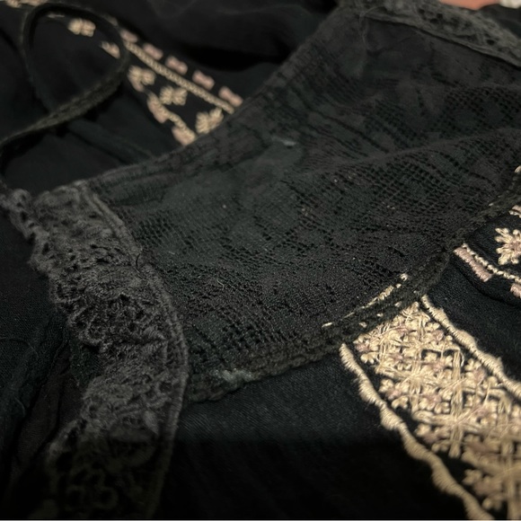 Black dress - Picture 8 of 8